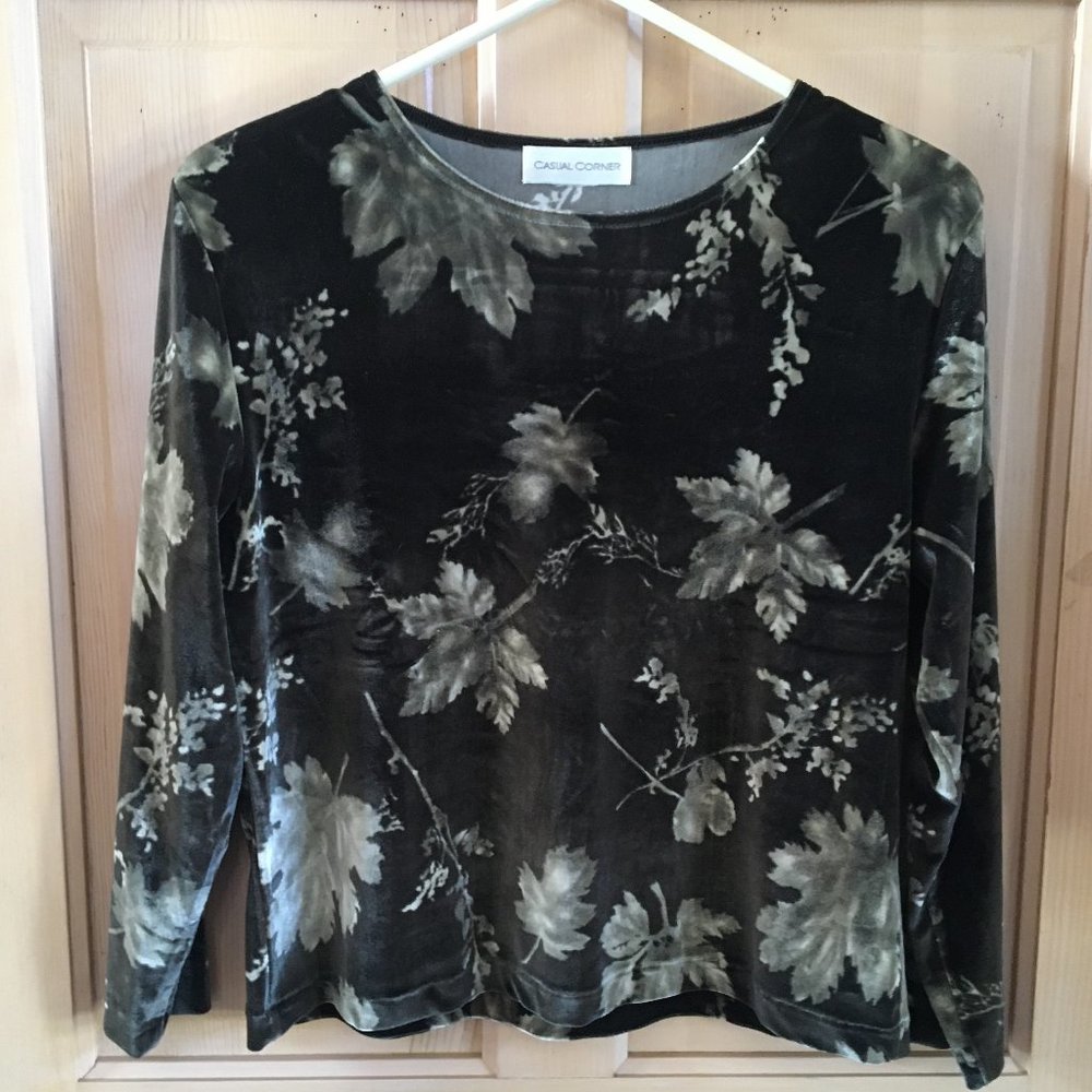 Green Velour 3/4 Sleeve Top w/Sage Leaves